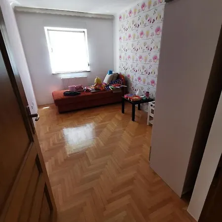 Stan 100m2 Mejdan טוזלה