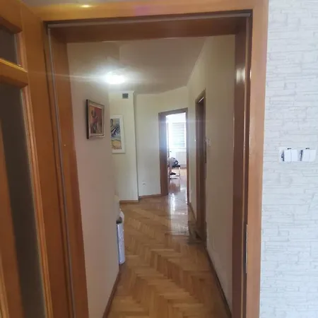 Stan 100m2 Mejdan דירה *